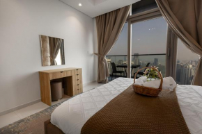 Spectacular views on high floor with Infinity Pool